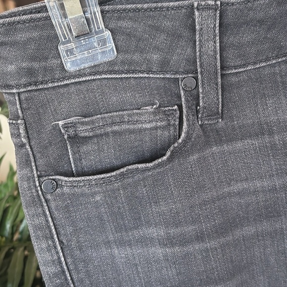 NWOT PAIGE Verdugo Ankle Skinny Jeans Cropped Mid-Rise Gray Stretch Raw Hem - Picture 9 of 16